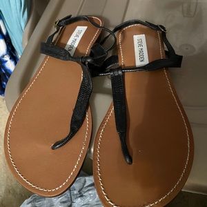 Black Steve Madden sandals! Size 9
